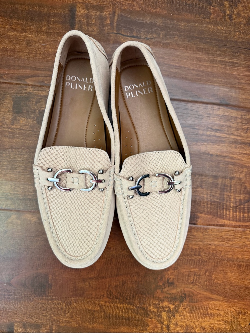 Donald Pliner Rayna Light Beige Textured Bit Loafers size 8